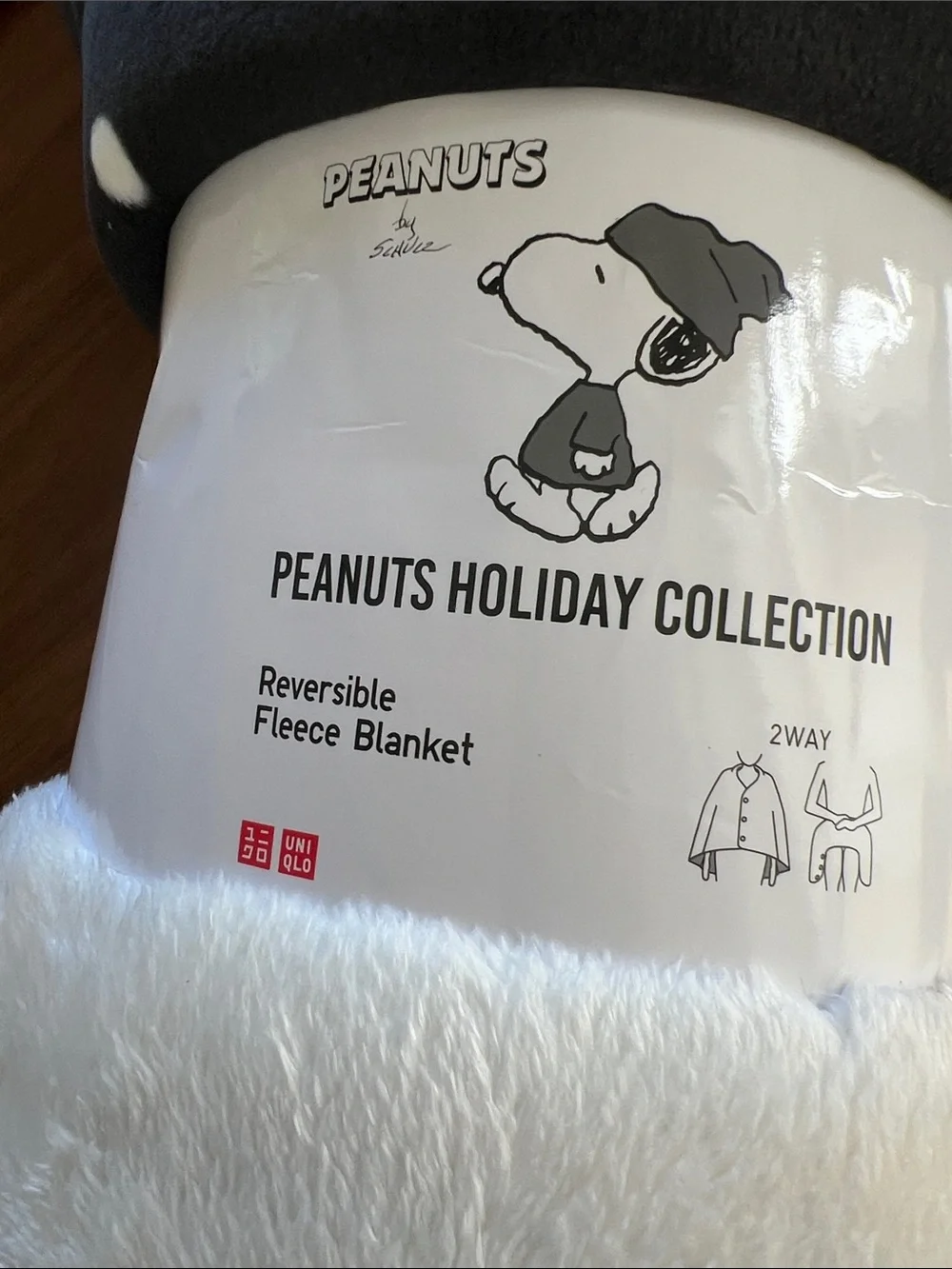 Uniqlo Peanuts Reversible Fleece Blanket - Black & White